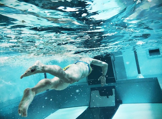 SwimLabs havuzları 360º’lik bir video sistemi ve havuz aynaları ile donatılmıştır. SwimLabs sistemi ile siz ve eğitmeniniz yüzme tekniğinizi her açıdan analiz edebilir ayrıca almış olduğunuz yüzme derslerine ait videoları alıp dilediğiniz zaman kendiniz de pratik yapmak için izleyip inceleyebilirsiniz.