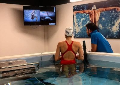 Video analiz yazılımı içerisinde seçkin yüzücülerden oluşan video kütüphanemiz, yüzücülerimize dünyanın en iyileriyle hareketlerini yan yana göstermemizi sağlar.